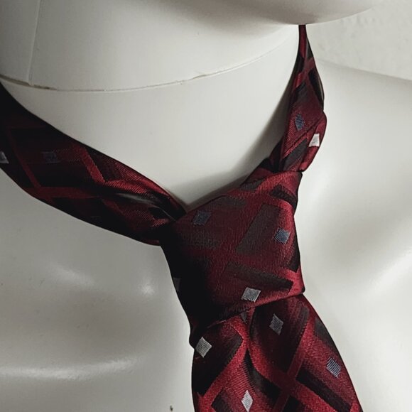 Van Heusen Red Black Gray White Box Geo Color Change Design Poly Hand Made Tie - Picture 9 of 16